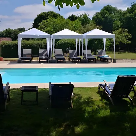 De Nanteuil, 11 Pers, Piscine Messeux